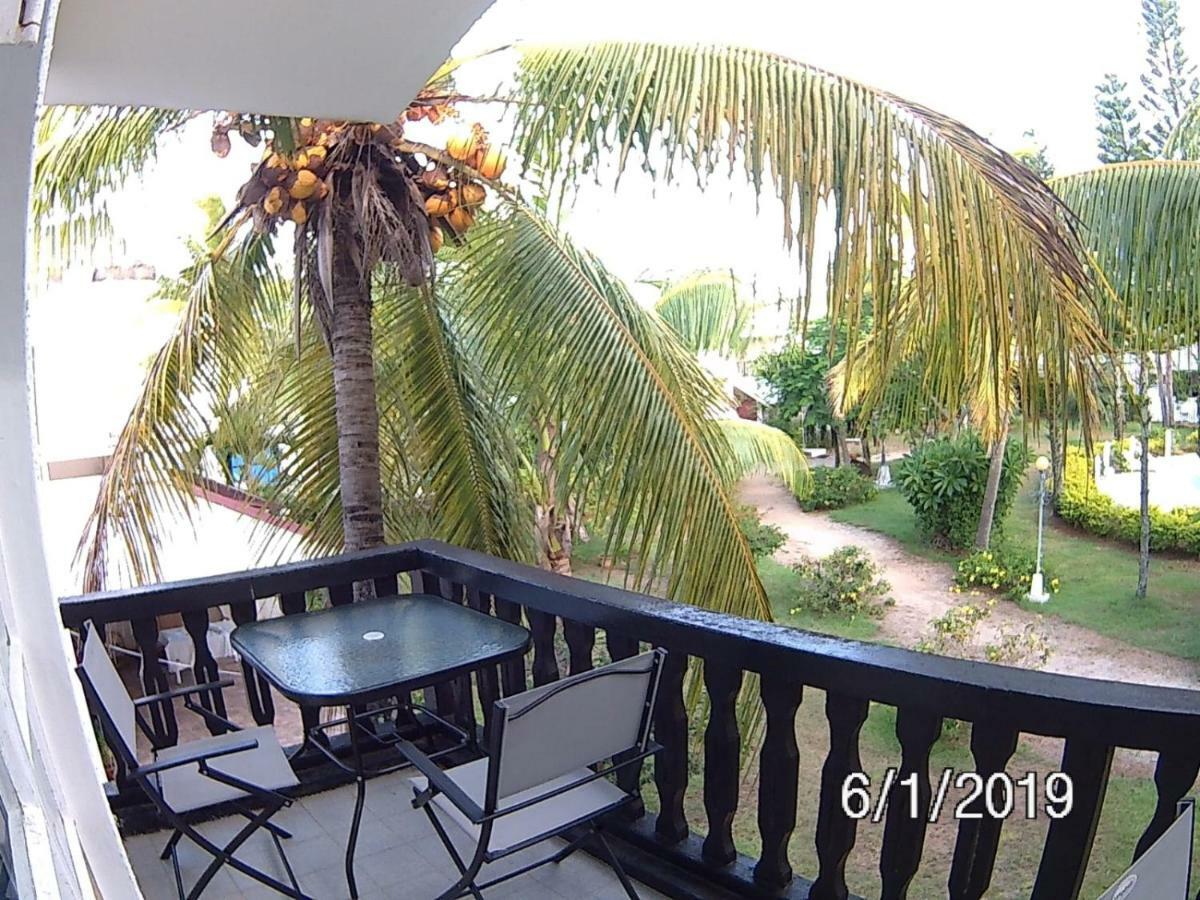 La Francaise Hotel Pereybere Beach Buitenkant foto